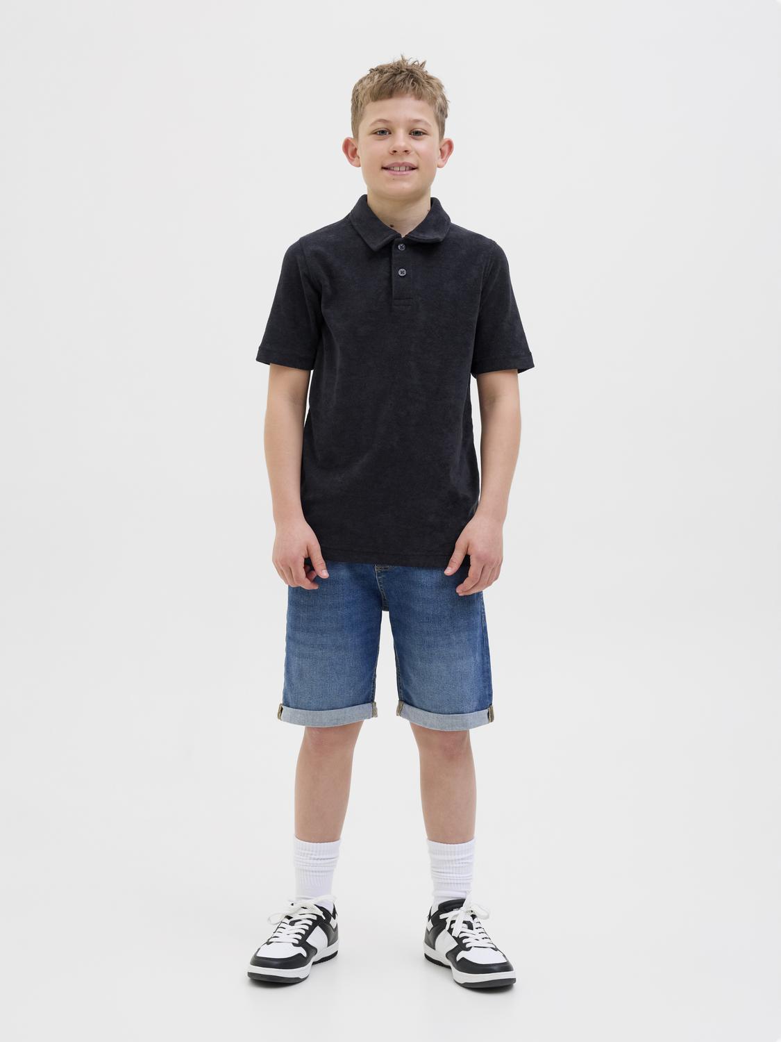 model_shot-front_full